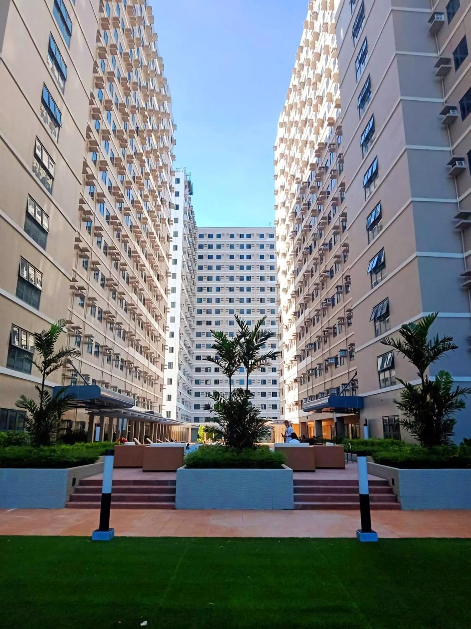 Acellyne At 2 Residences With Netflix! Apartment